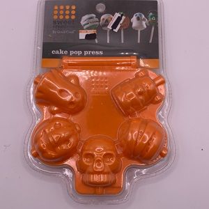 Easy cake-pop press. For Halloween Spooky cake pop. NWT